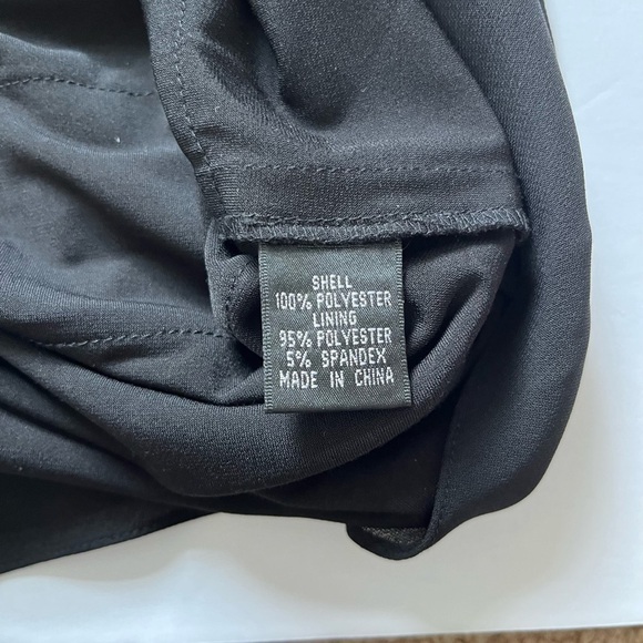 Adrianna Papell Black Sleeveless Layered Tier Double V-Neck Sheath Dress Sz 4P - Picture 4 of 9